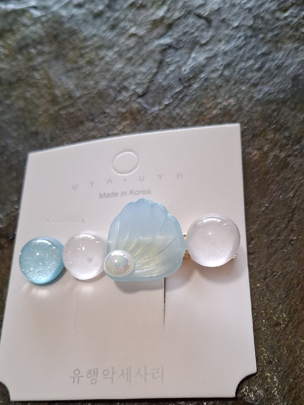 Shell Accent Pastel Blue Hair Clip - Picture 2 of 4